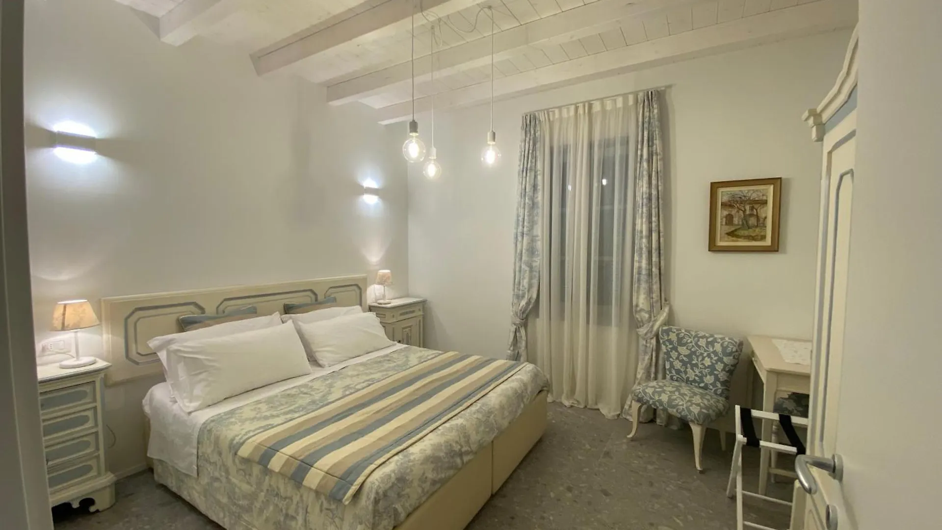 La Casa Di Gio: Piccolo Gioiello In Centro Como 0*,  Italy