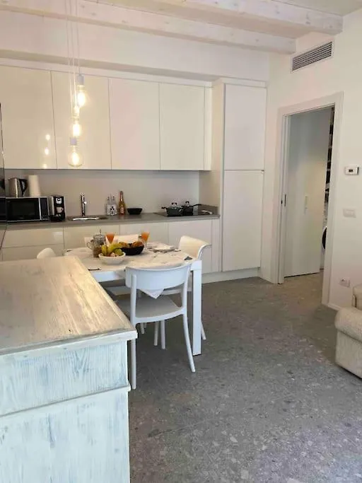 La Casa Di Gio: Piccolo Gioiello In Centro Como Italy